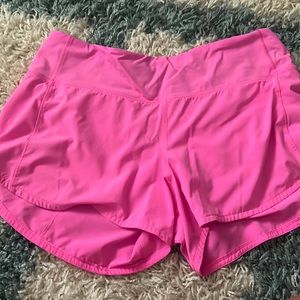 Lululemon speed up mid rise 4in short. Size 8